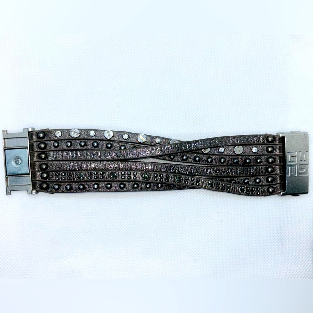 Good Work(s) Make a Difference Taupe leather multi layer bracelet